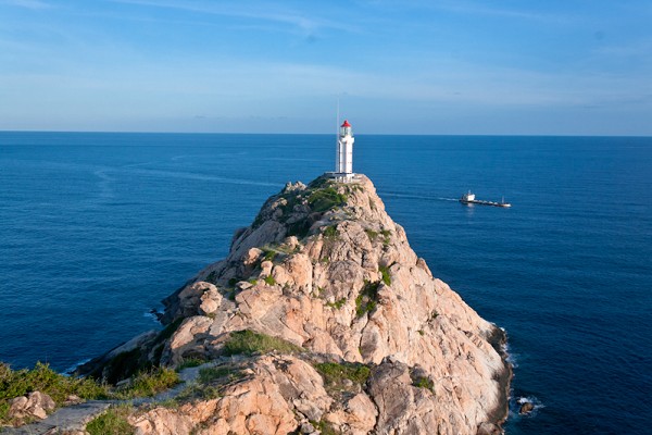 三亞海釣?zāi)康牡赝扑]，租艘釣魚(yú)艇去海釣吧！
