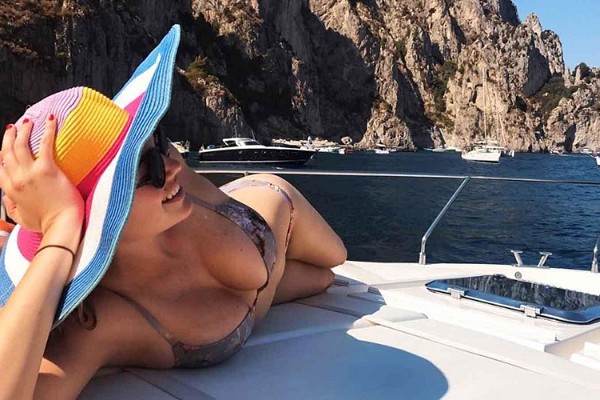 你看起來(lái)很貴，我可以和你玩嗎？