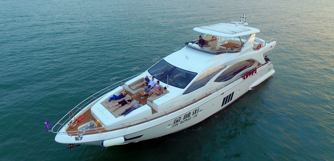  Azimut 84